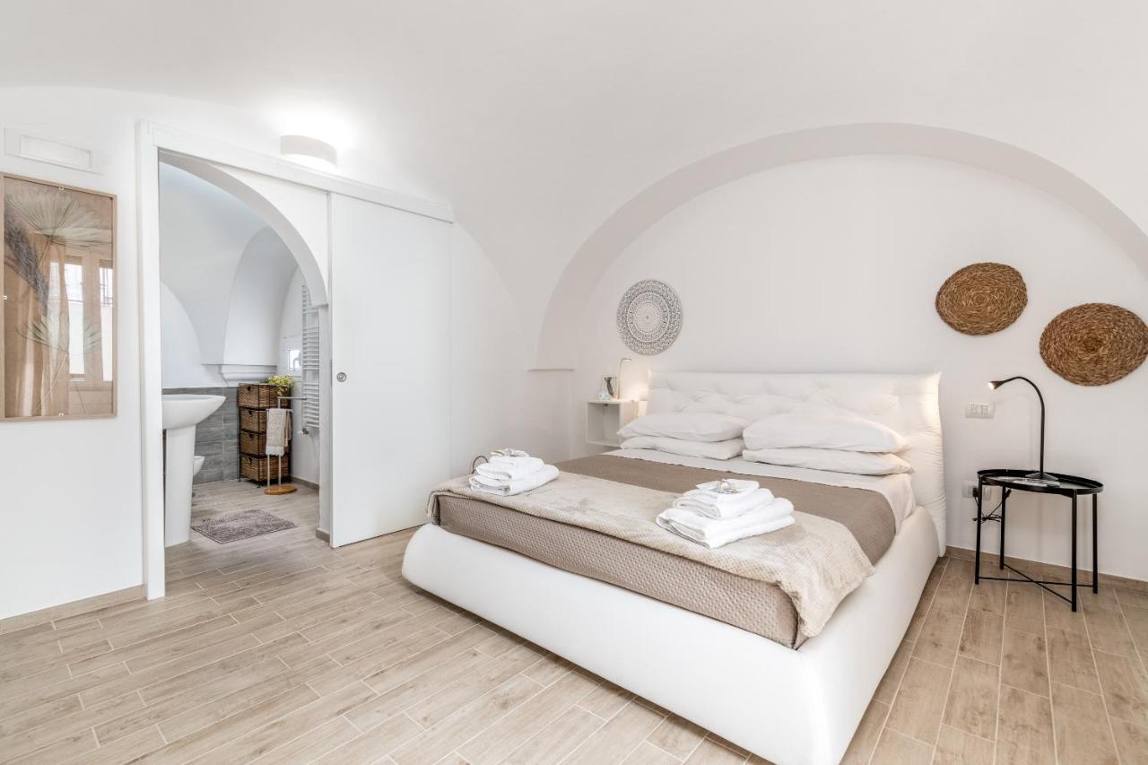 Palazzo Toselli Apartment Остуни Екстериор снимка
